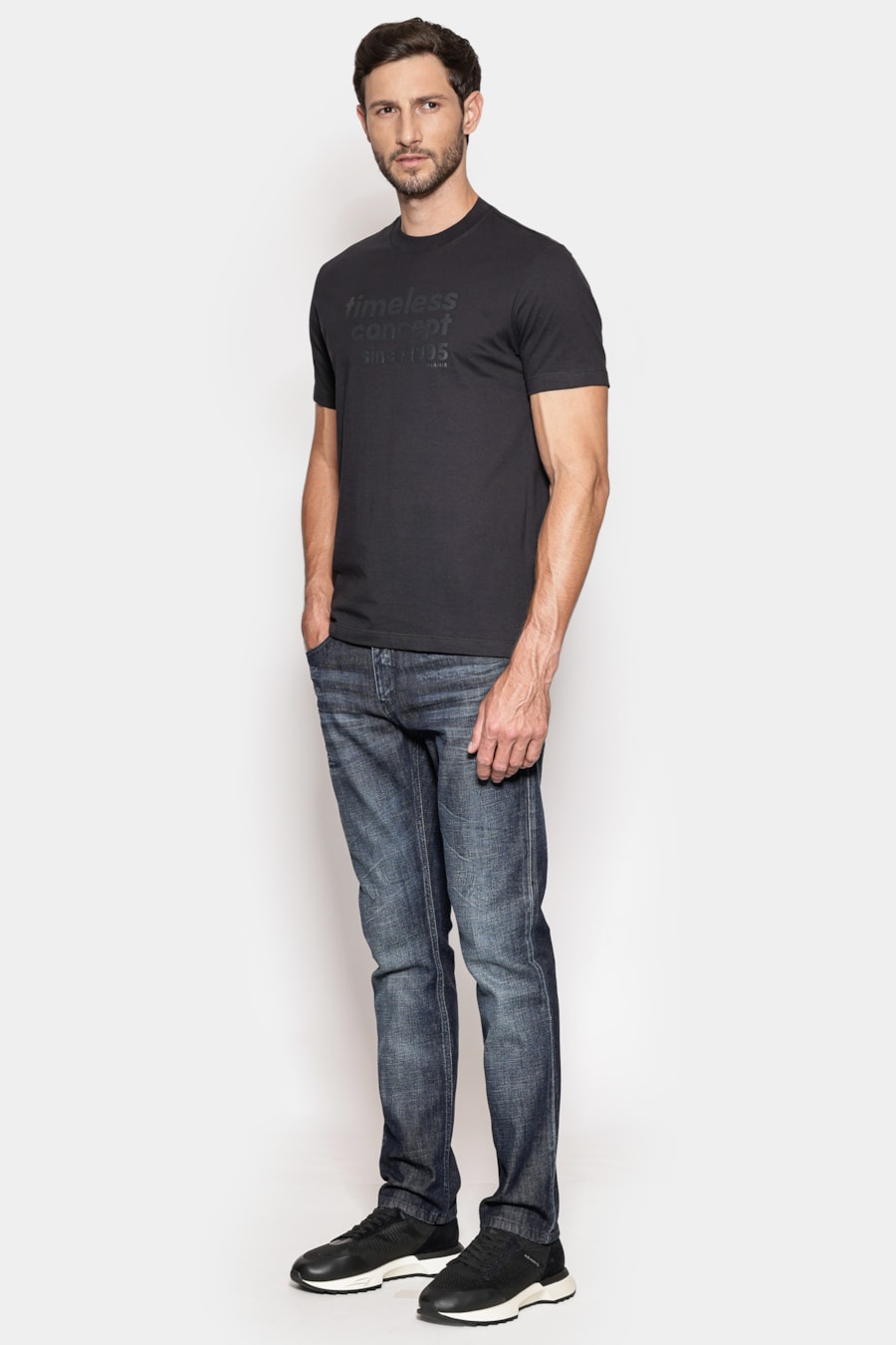 Camiseta Manga Curta Estampa Timeless Preto — foto 6 de 7