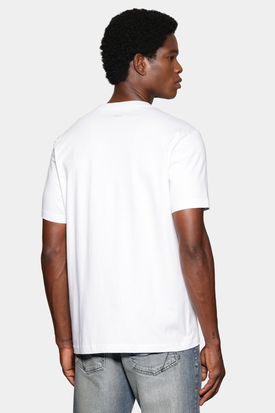 Camiseta Manga Curta Estampada Studio Branco — foto 4 de 5