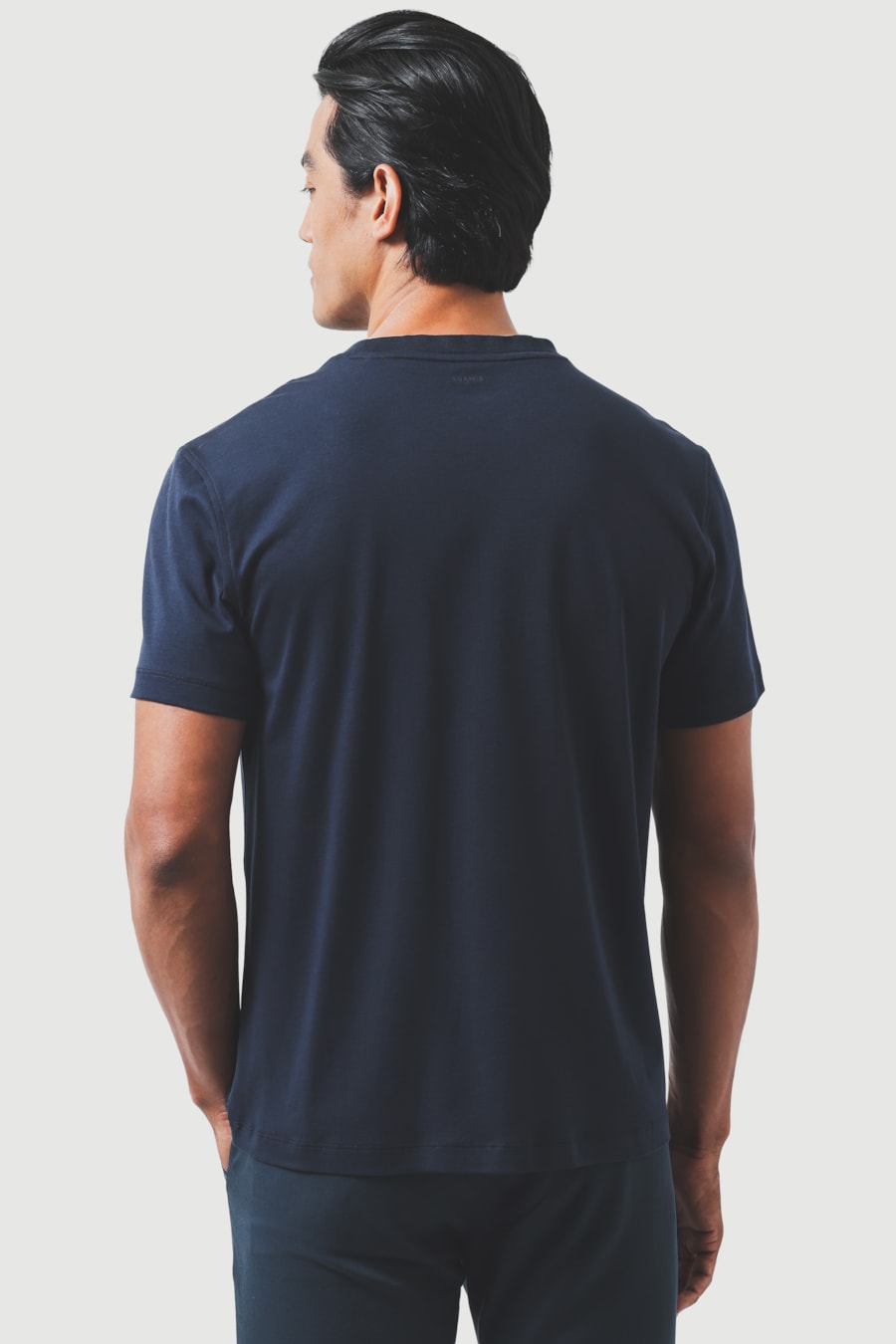 Camiseta Manga Curta Fio 60 Com Detalhe na Gola Marinho — foto 4 de 5