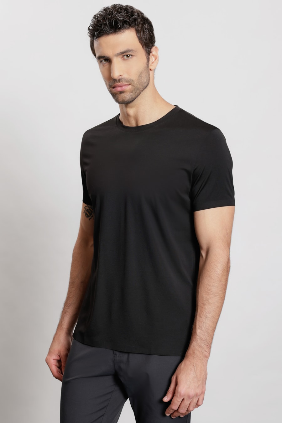 Camiseta Manga Curta Fusionada Preto — foto 1 de 11