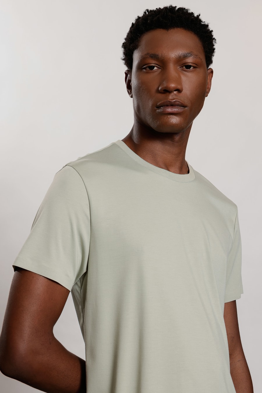 Camiseta Manga Curta Fusionada Verde Sálvia — foto 3 de 5
