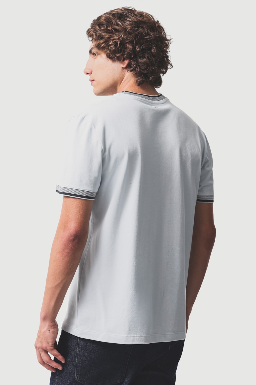 Camiseta Manga Curta Gola Com Frisos Azul Celeste 118 — foto 4 de 5