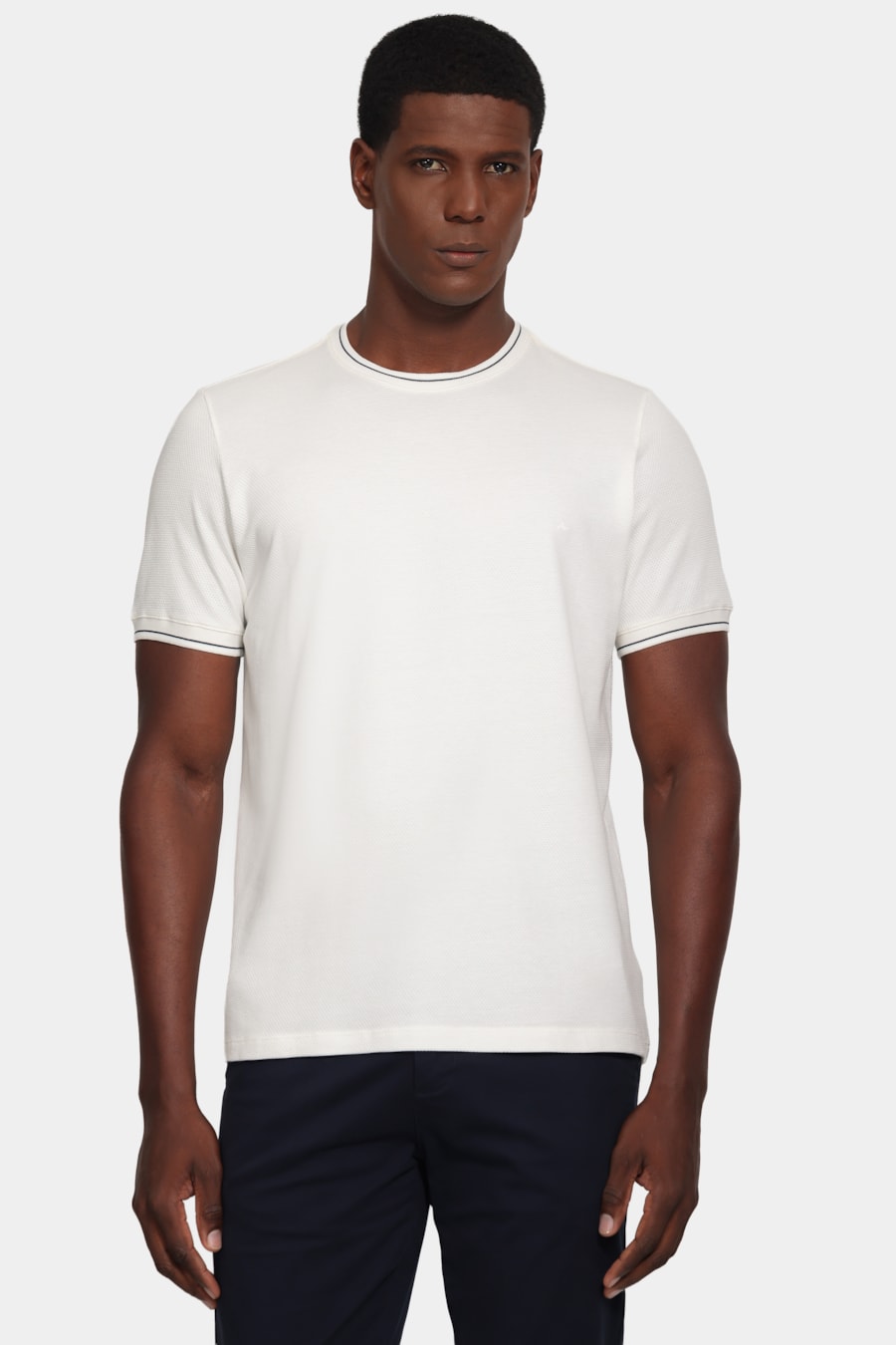 Camiseta Manga Curta Gola Friso Branco — foto 1 de 5