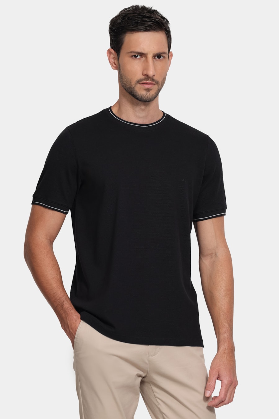 Camiseta Manga Curta Gola Friso Preto — foto 1 de 6