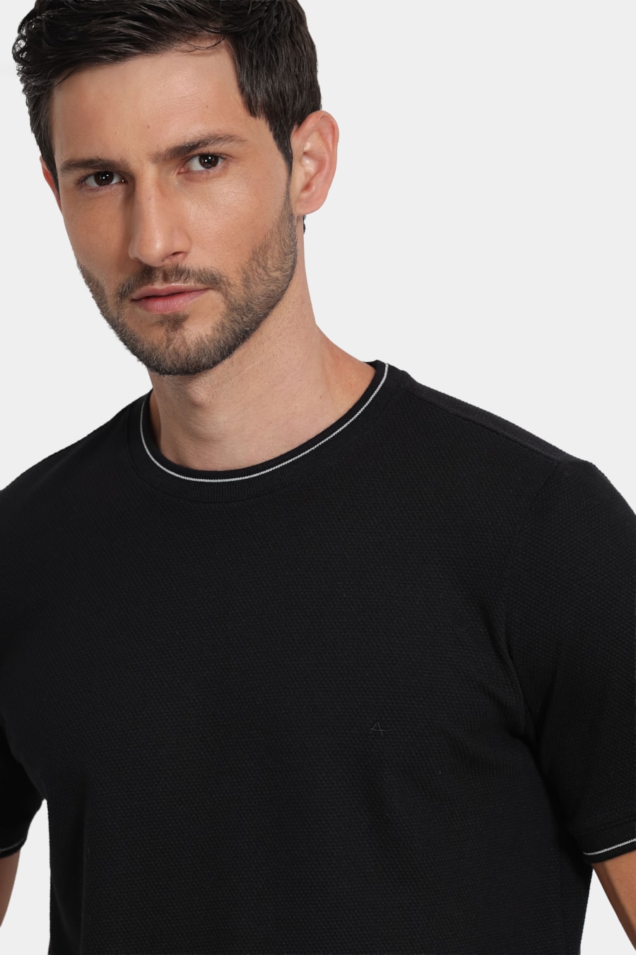 Camiseta Manga Curta Gola Friso Preto — foto 3 de 6