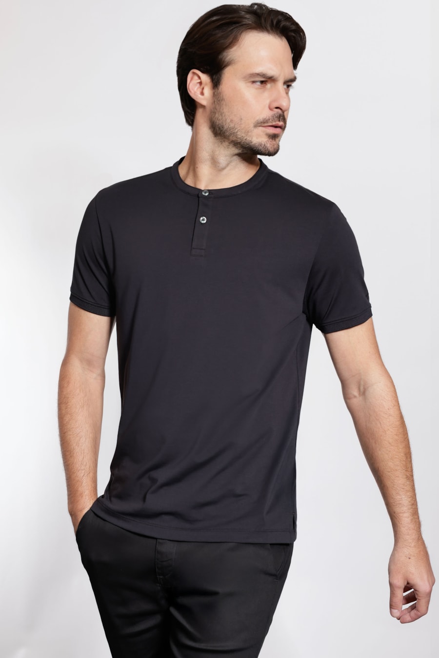 Camiseta Manga Curta Henley Pima Performing Preto — foto 1 de 6