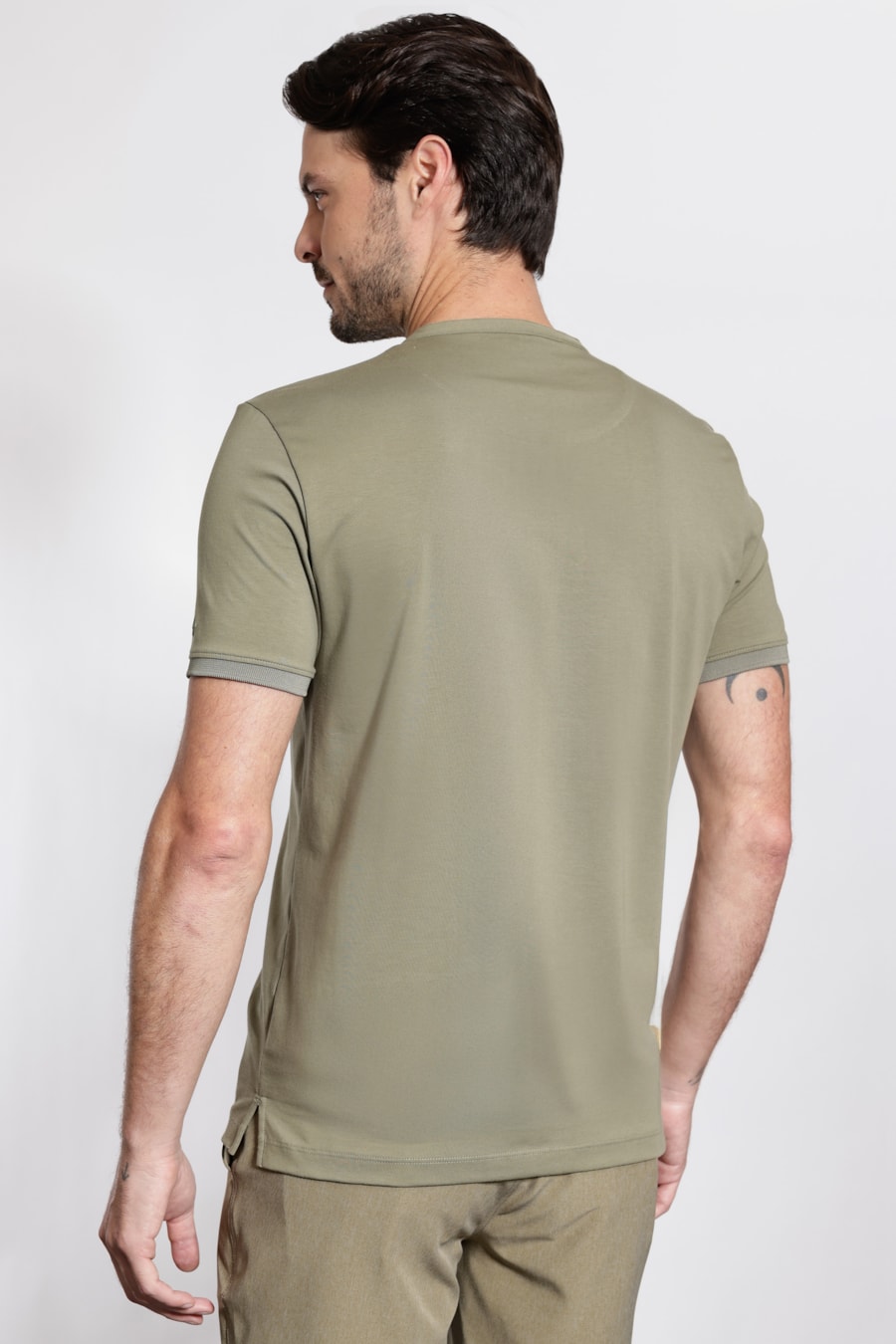 Camiseta Manga Curta Henley Pima Performing Verde — foto 5 de 6