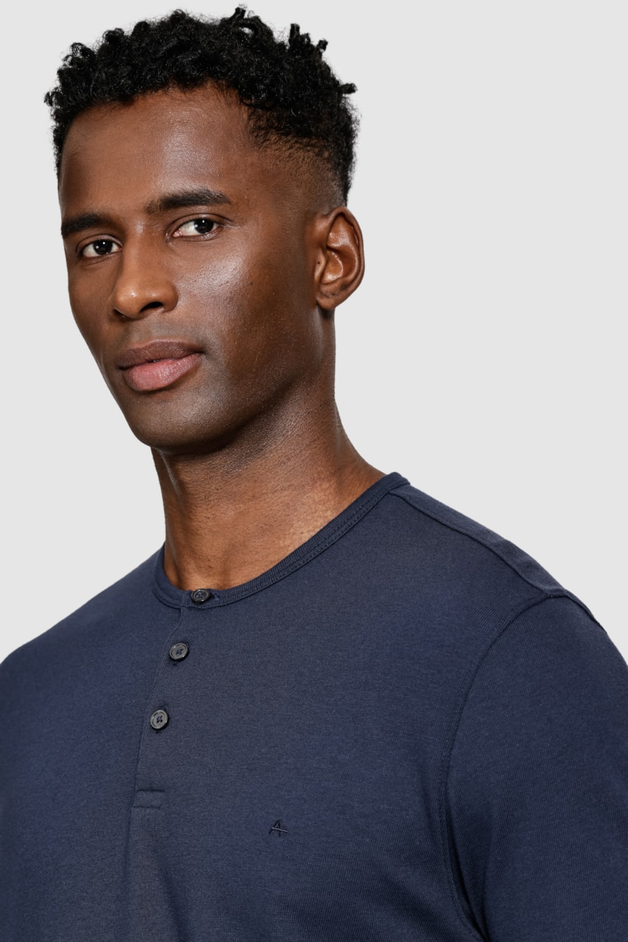 Camiseta Manga Curta Jersey Henley Navy — foto 3 de 5