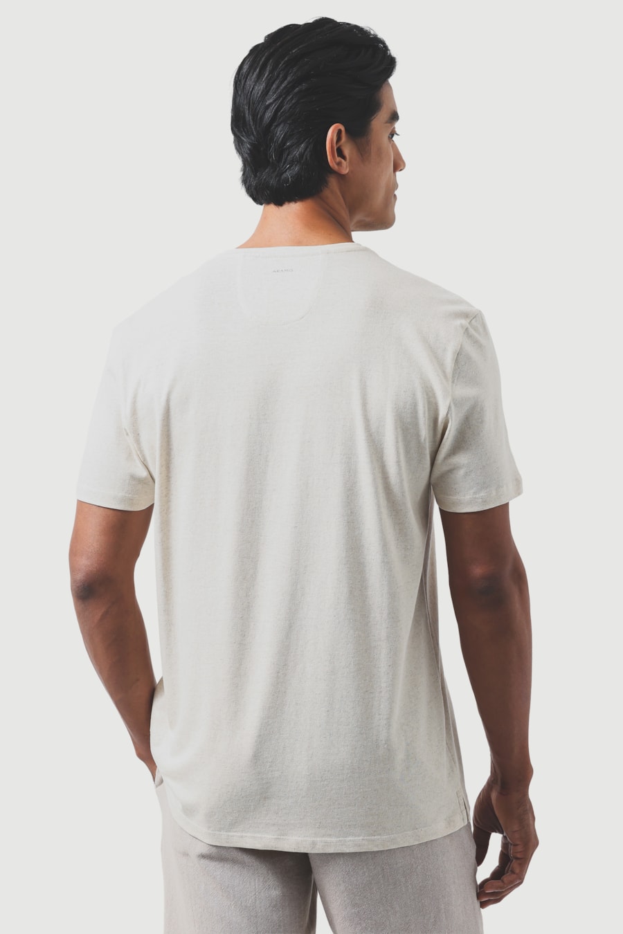Camiseta Manga Curta Linho Blend Natural — foto 4 de 5