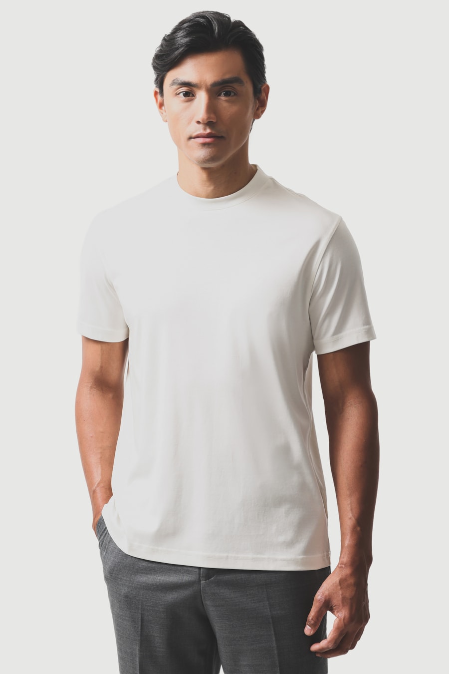 Camiseta Manga Curta Liquid Gola Anatômica Off White — foto 1 de 5