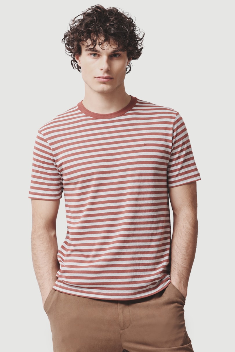 Camiseta Manga Curta Listrada Argila C/ Branco 118