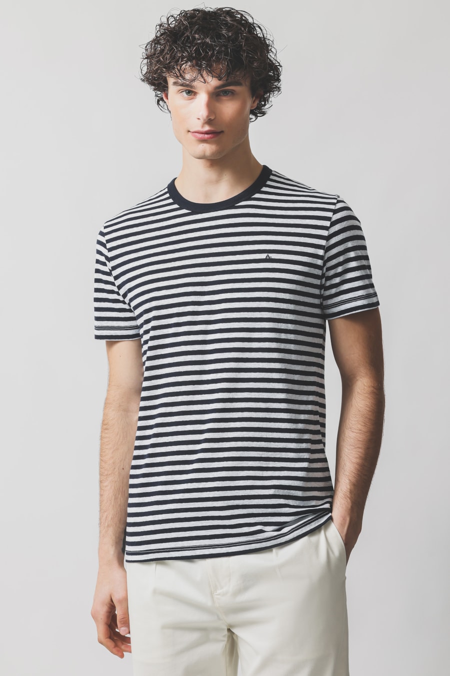 Camiseta Manga Curta Listrada Marinho C/ Branco 118 — foto 1 de 4