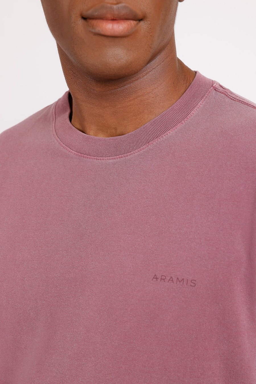 Camiseta Manga Curta Malha Estonada Lisa Burgundy — foto 1 de 2