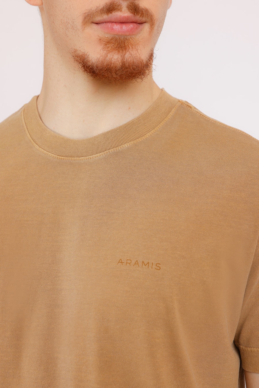 Camiseta Manga Curta Malha Estonada Lisa Cáqui Safari — foto 1 de 2