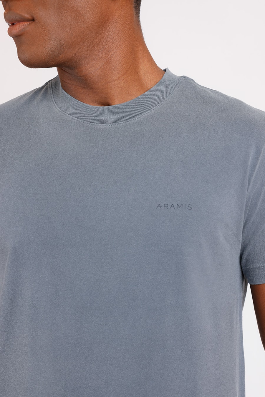 Camiseta Manga Curta Malha Estonada Lisa Cinza Asfalto — foto 1 de 2