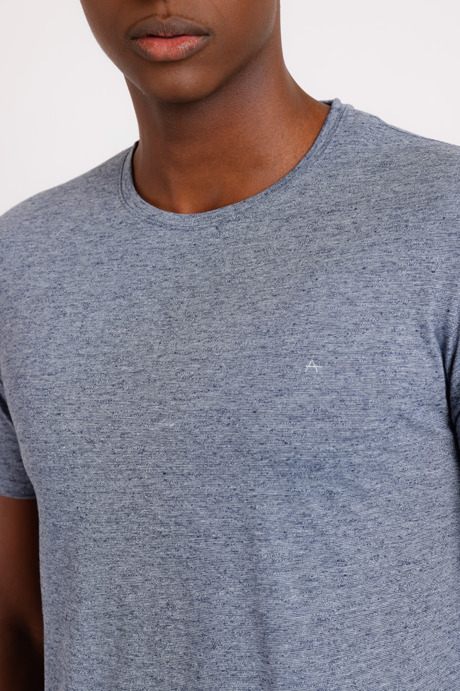 Camiseta Manga Curta Malha Listradinha Marinho — foto 3 de 4