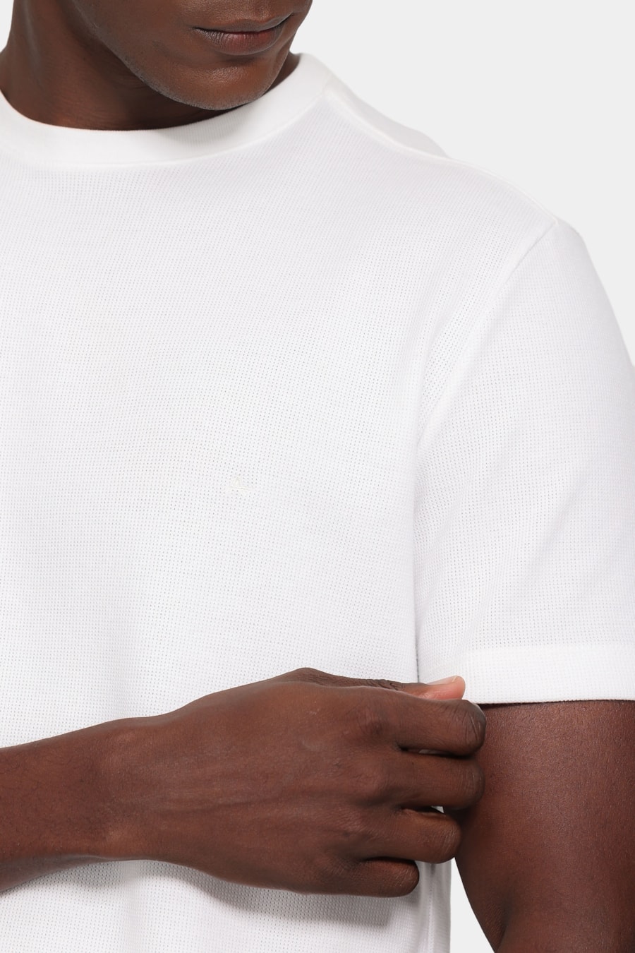 Camiseta Manga Curta Malha Quadriculada Off White — foto 3 de 5