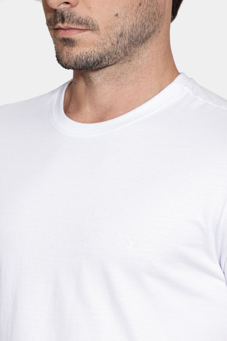 Camiseta Manga Curta Maquinetada Branca — foto 3 de 5
