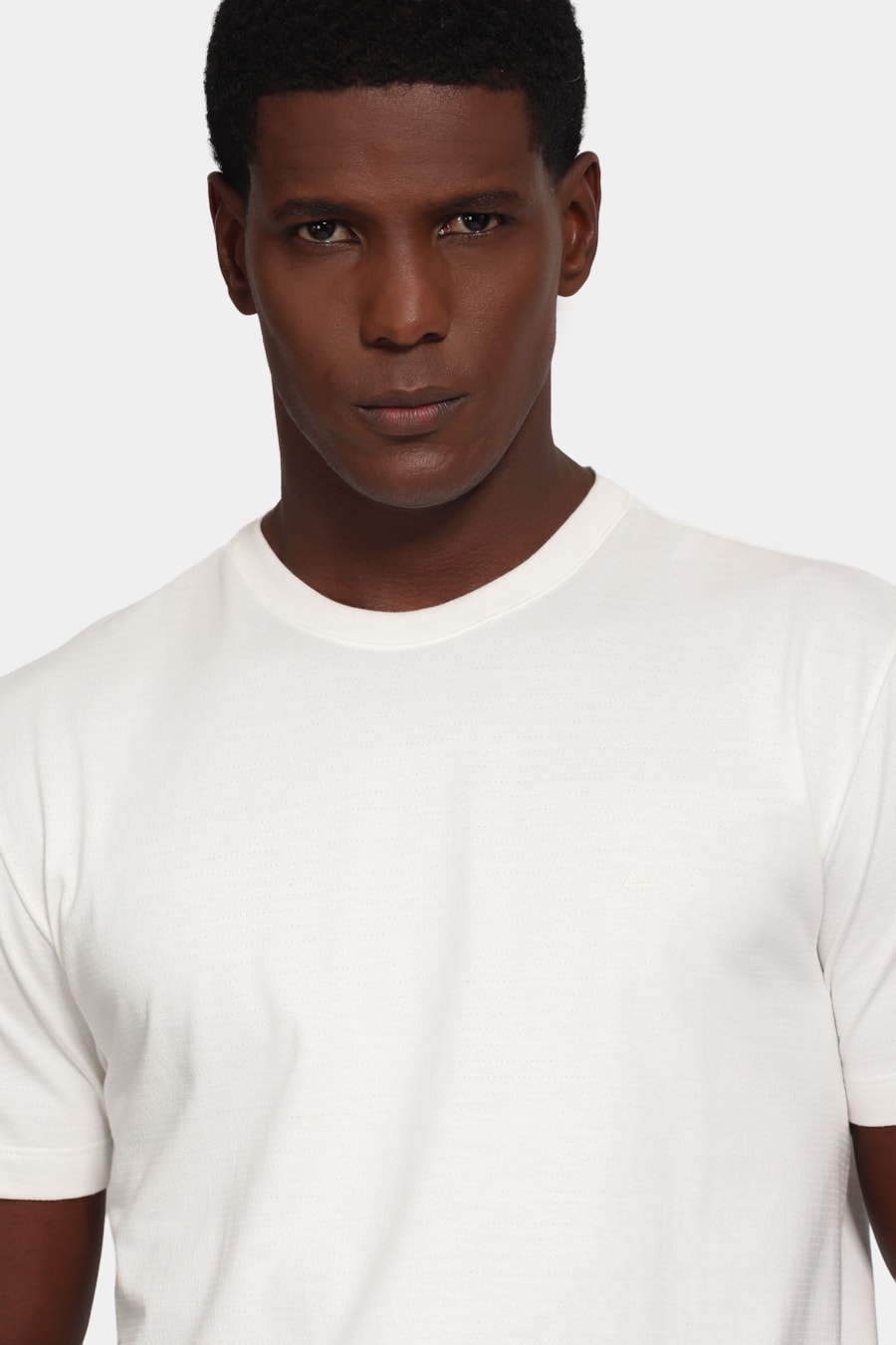 Camiseta Manga Curta Maquinetada Off White — foto 3 de 5