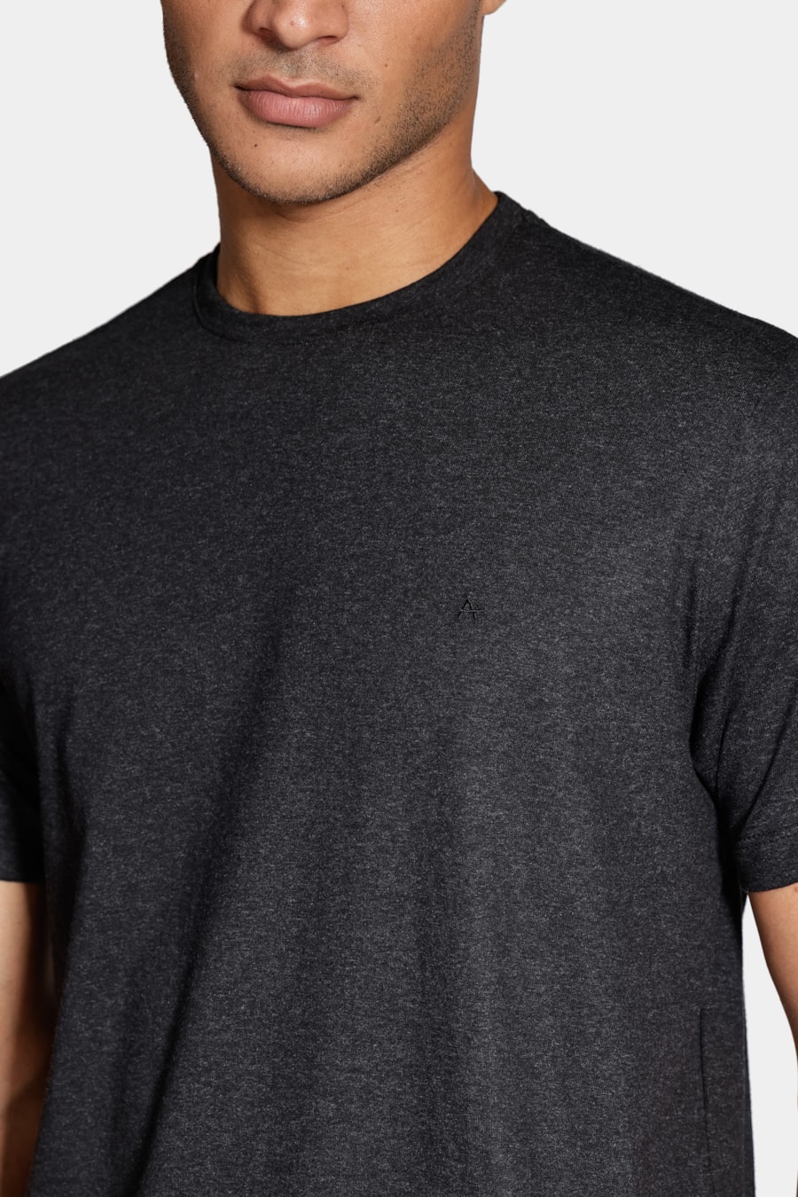 Camiseta Manga Curta Melange Preto — foto 3 de 5