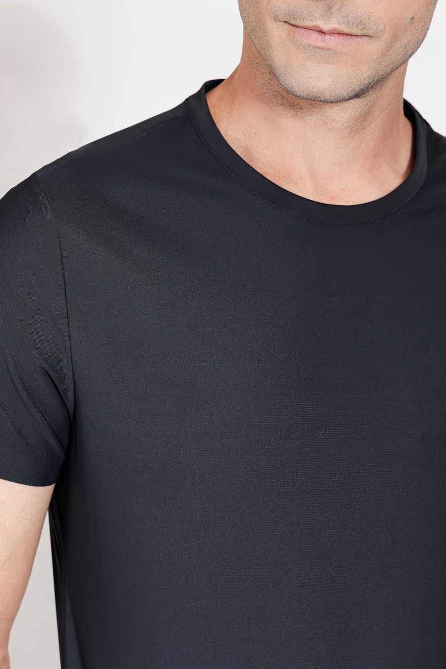 Camiseta Manga Curta Micro Piquet Bonded Preto — foto 3 de 5