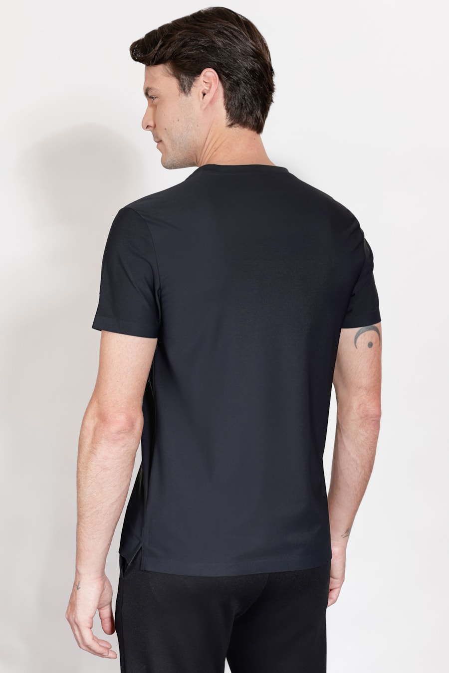Camiseta Manga Curta Micro Piquet Bonded Preto — foto 4 de 5
