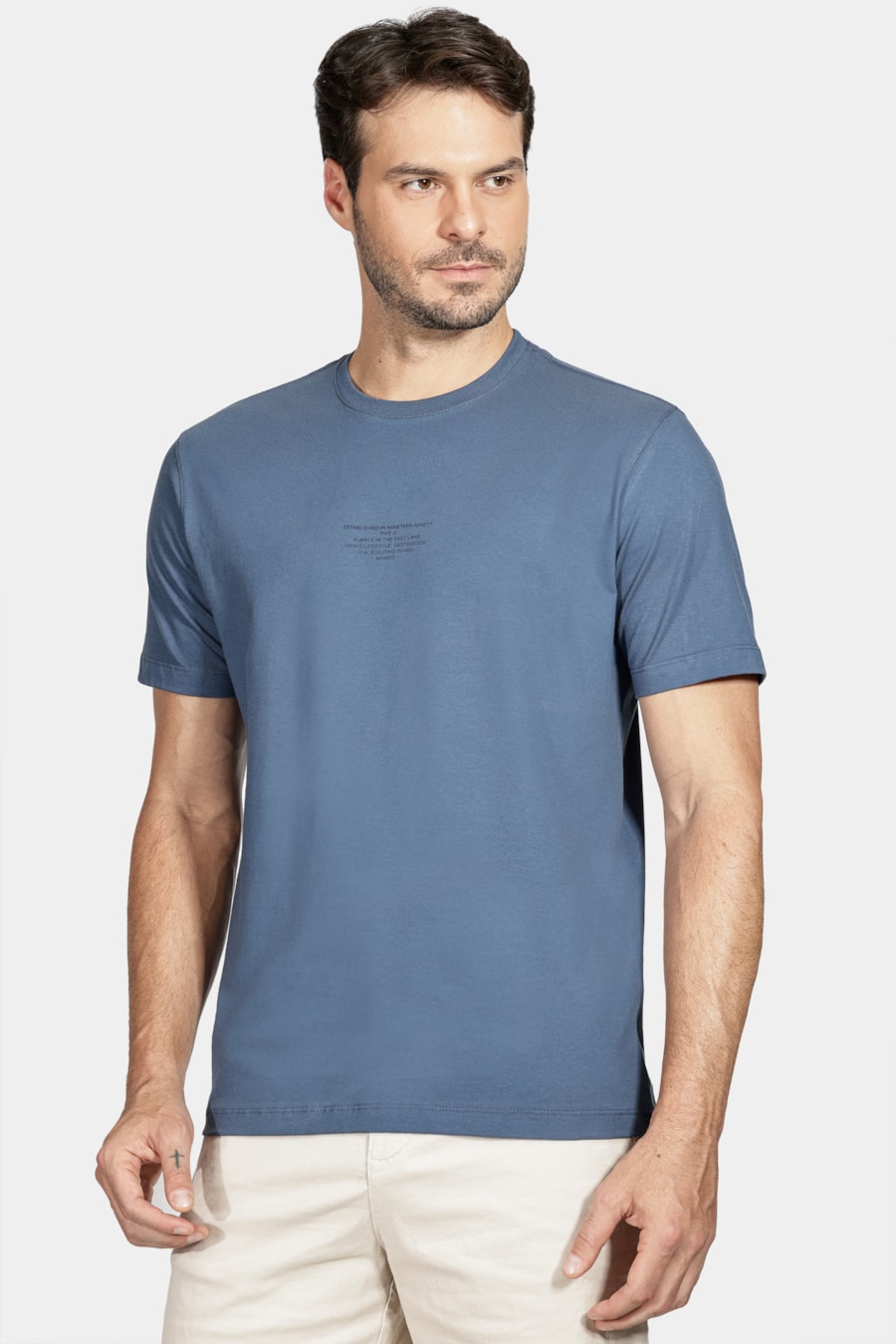 Camiseta Manga Curta Minimal Azul Alumínio — foto 1 de 5