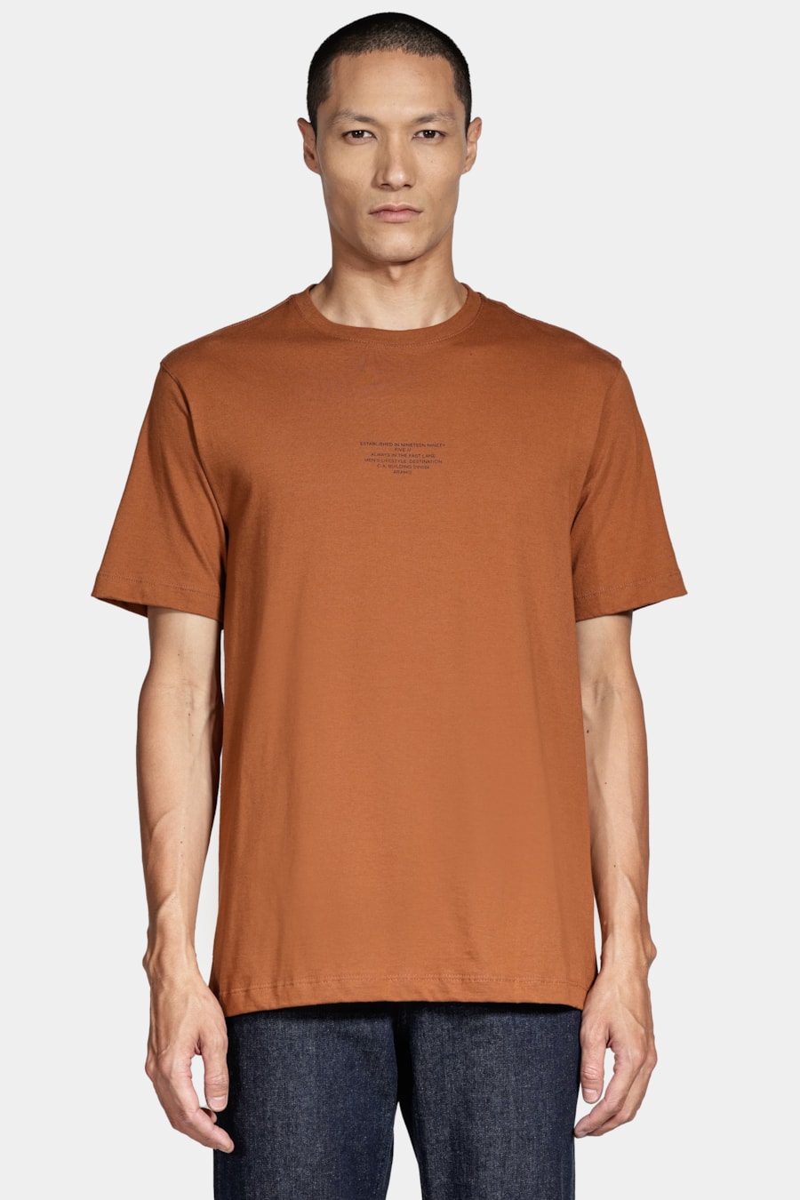 Camiseta Manga Curta Minimal Caramelo — foto 1 de 5