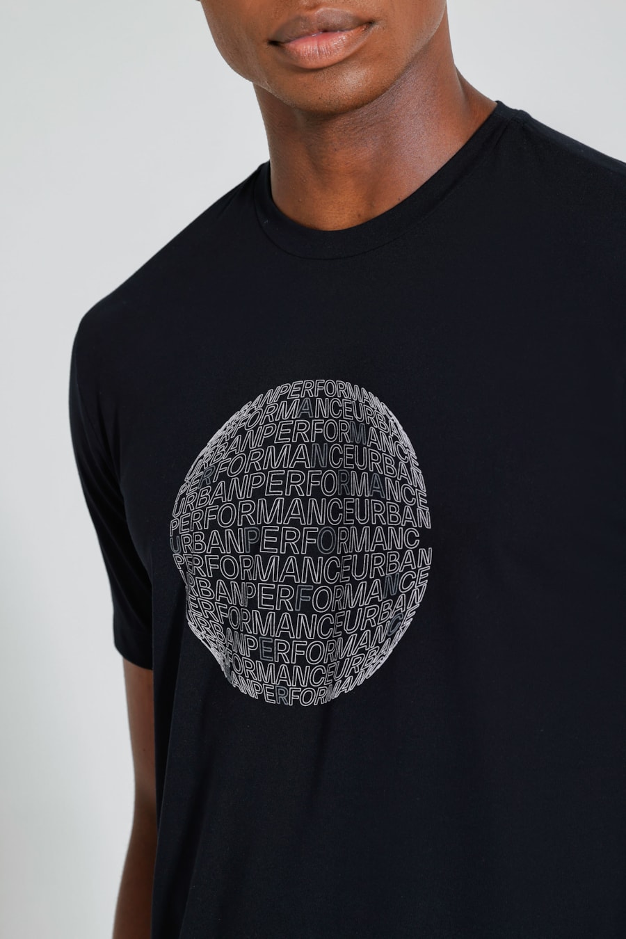 Camiseta Manga Curta Modal Print Global Preto — foto 3 de 5