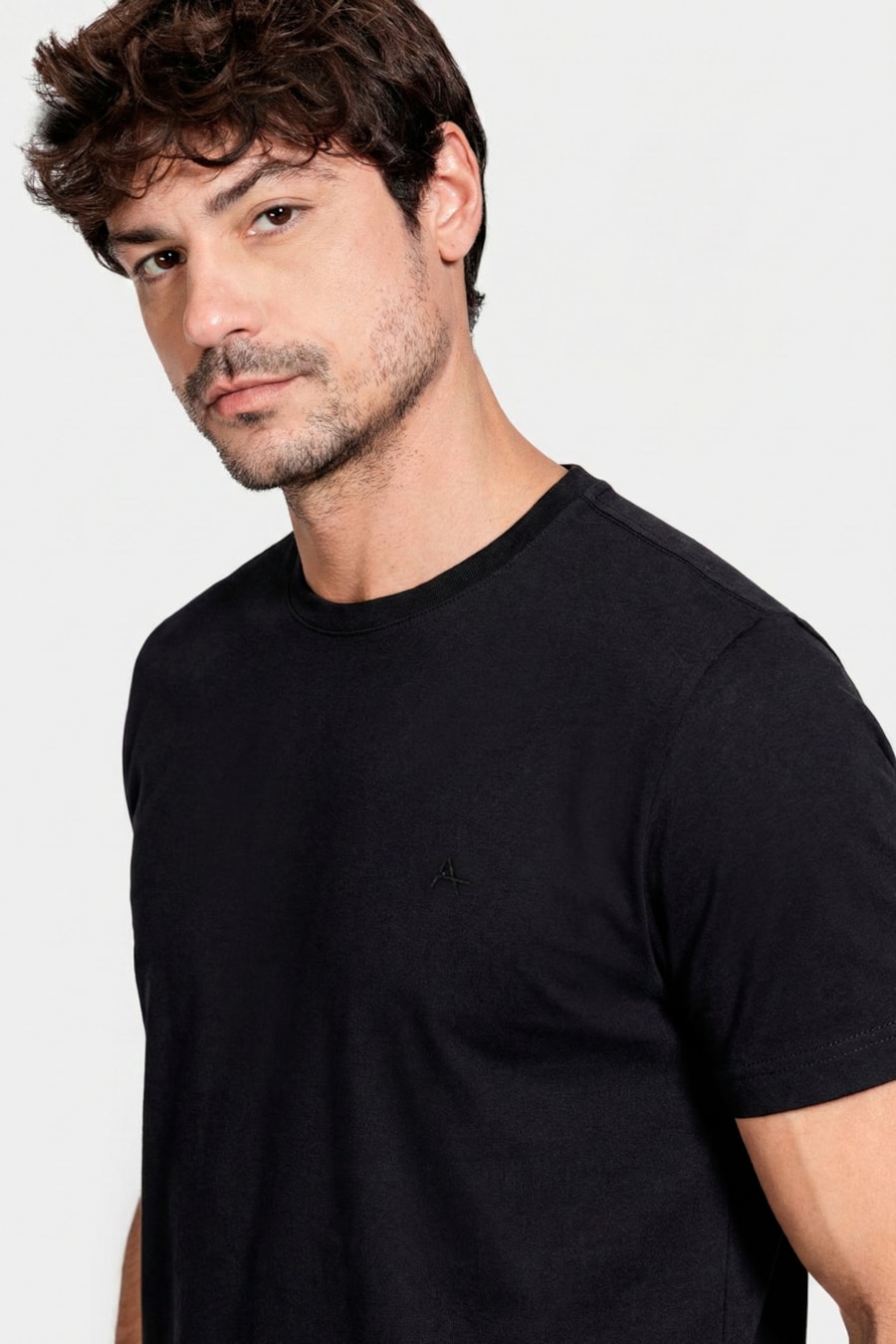Camiseta Manga Curta New Basic Preto — foto 3 de 5