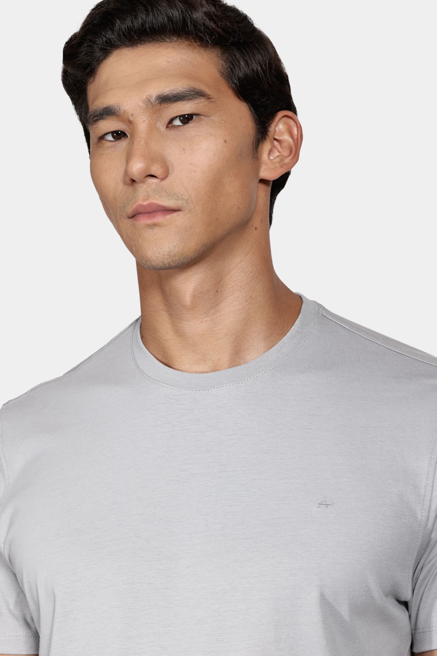Camiseta Manga Curta New Essencial Cinza Prata — foto 3 de 5