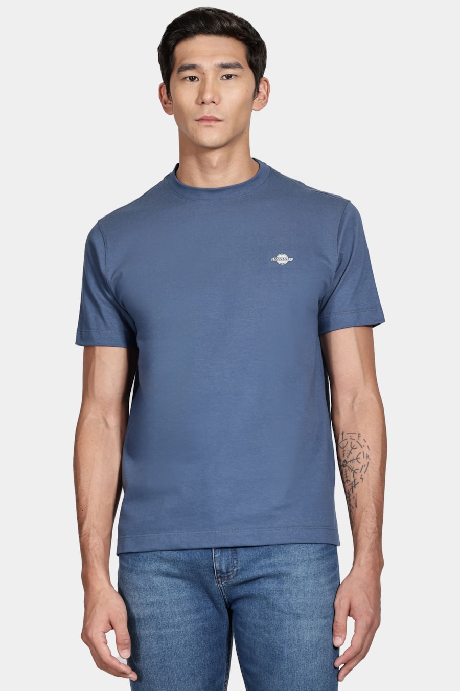 Camiseta Manga Curta Patch Azul Alumínio — foto 1 de 4