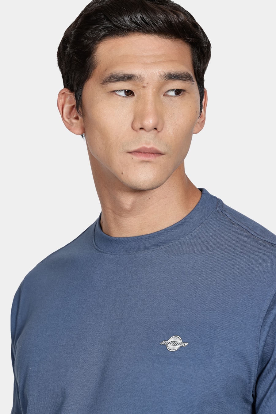 Camiseta Manga Curta Patch Azul Alumínio — foto 3 de 4
