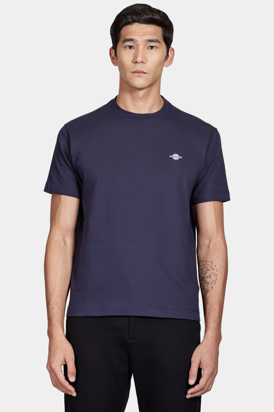 Camiseta Manga Curta Patch Azul Marinho — foto 1 de 4