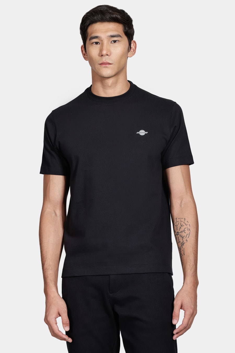 Camiseta Manga Curta Patch Preto — foto 1 de 4