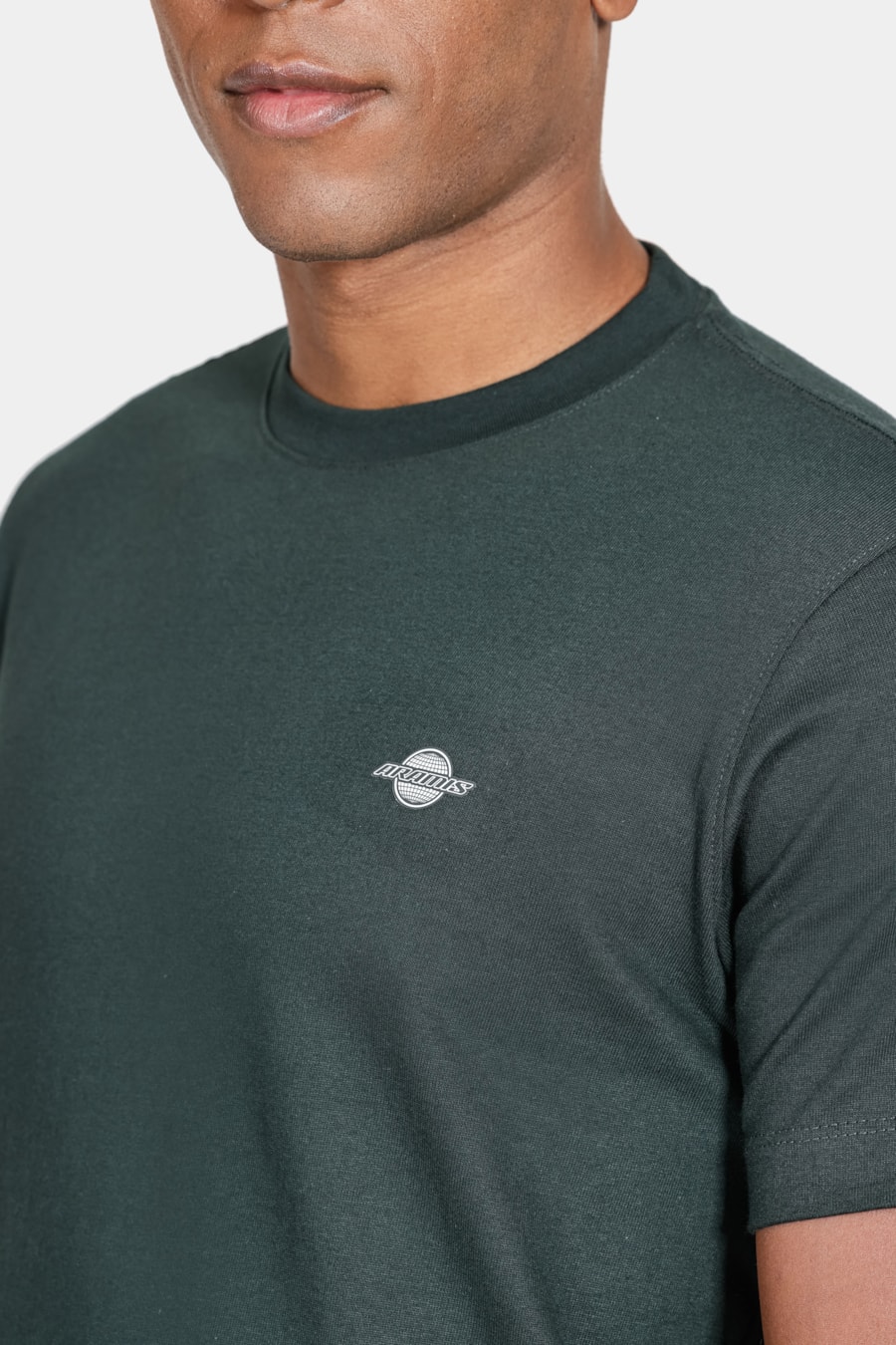 Camiseta Manga Curta Patch Verde Floresta — foto 3 de 4
