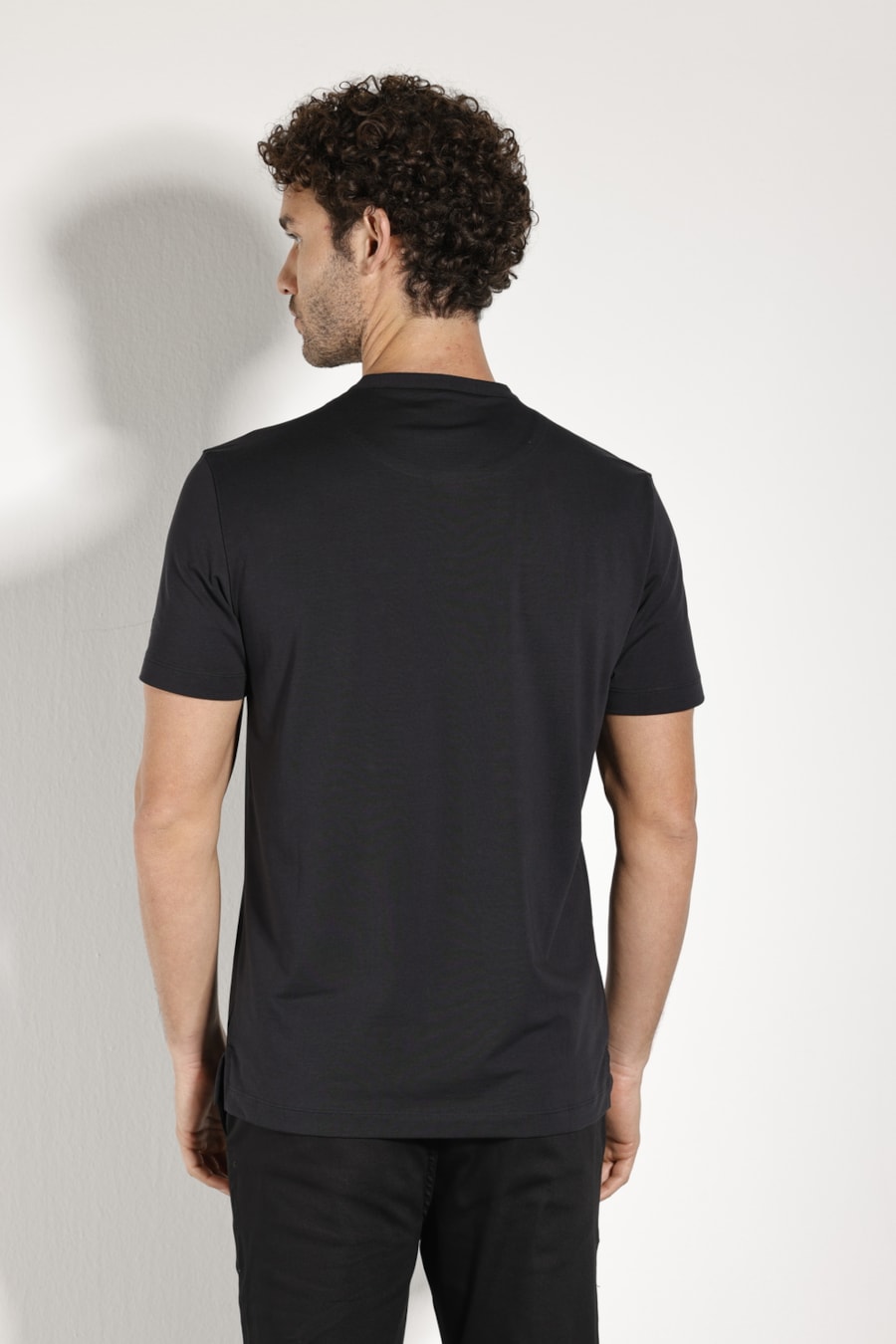Camiseta Manga Curta Pima Performing Gola Padre Preto — foto 4 de 5