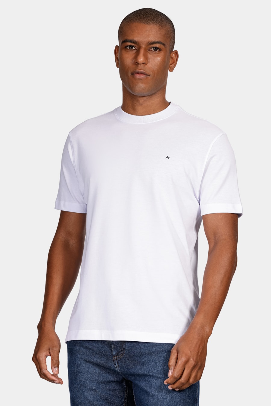 Camiseta Manga Curta Piquet Clássica Branco — foto 1 de 4