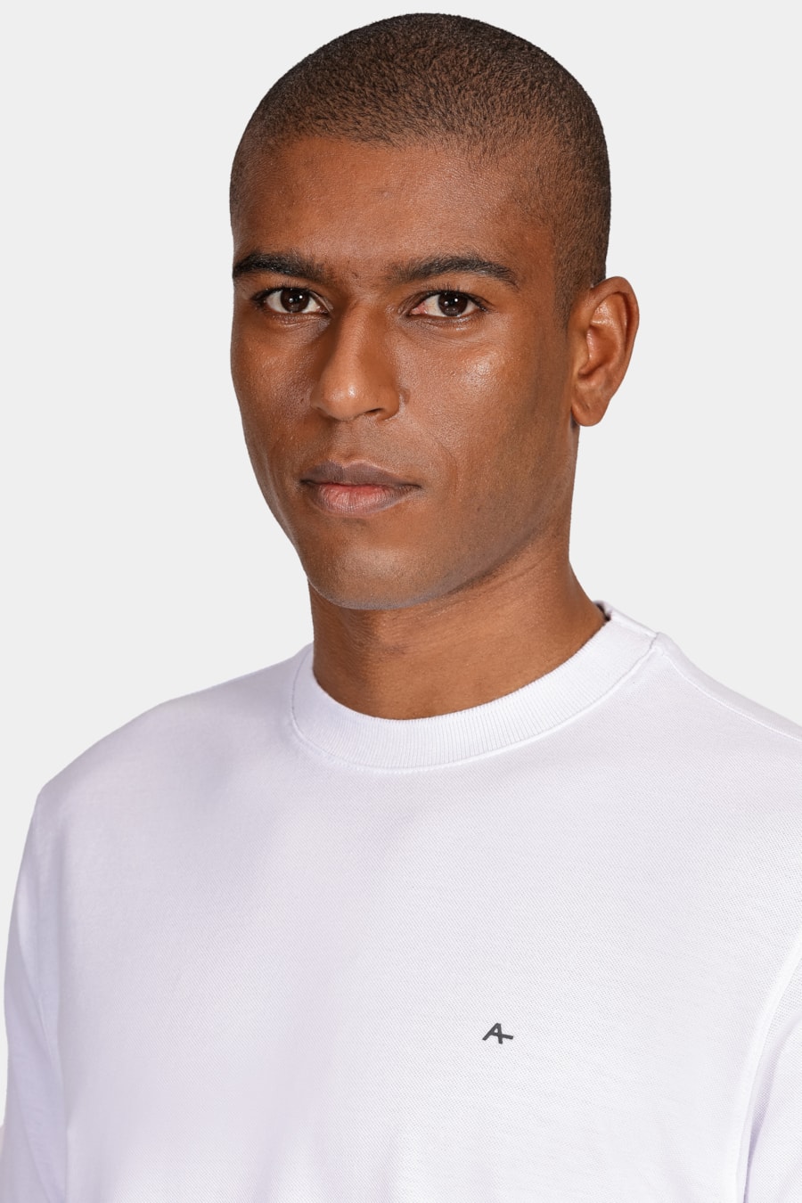 Camiseta Manga Curta Piquet Clássica Branco — foto 3 de 4