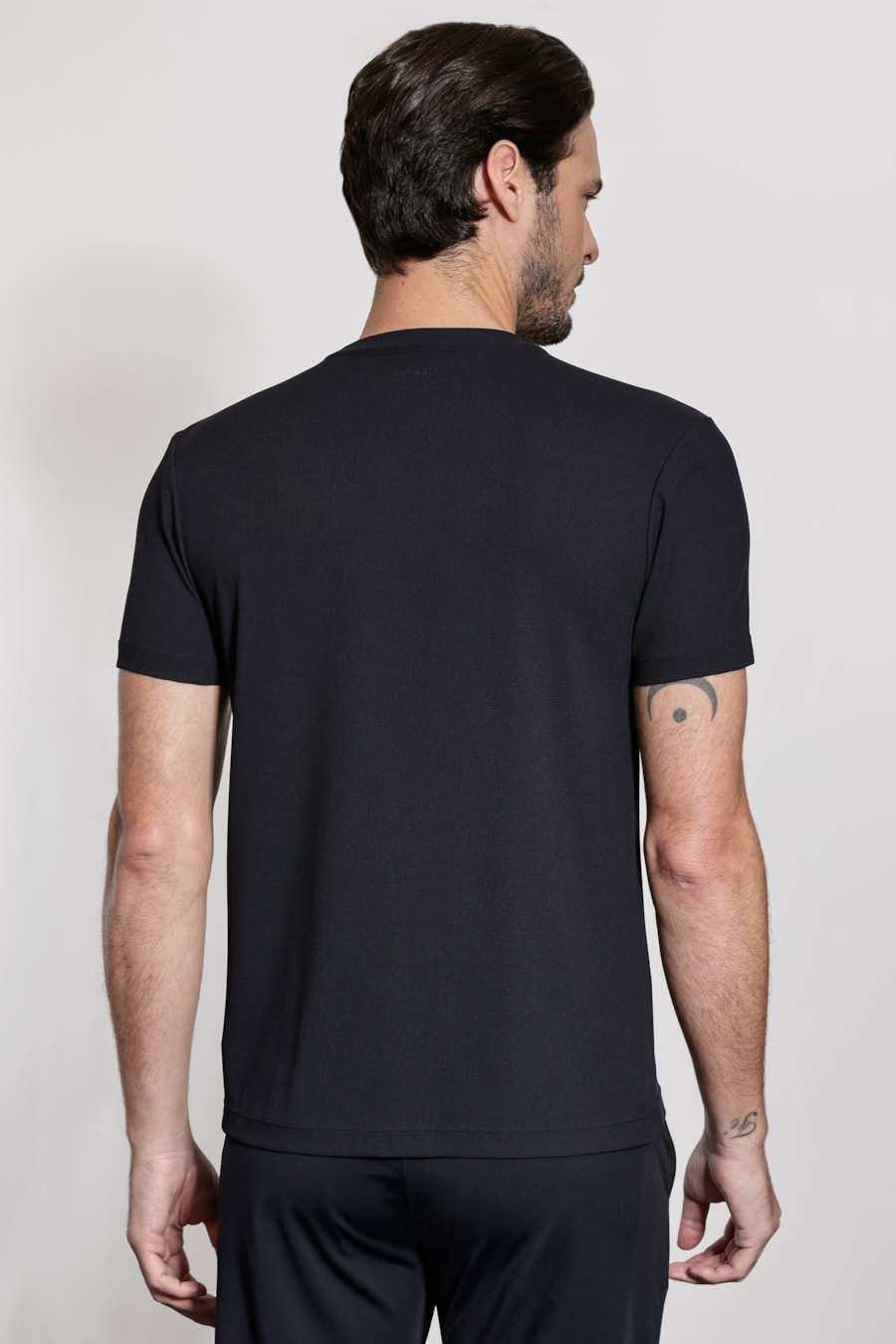 Camiseta Manga Curta Piquet Everyday Preto — foto 4 de 6