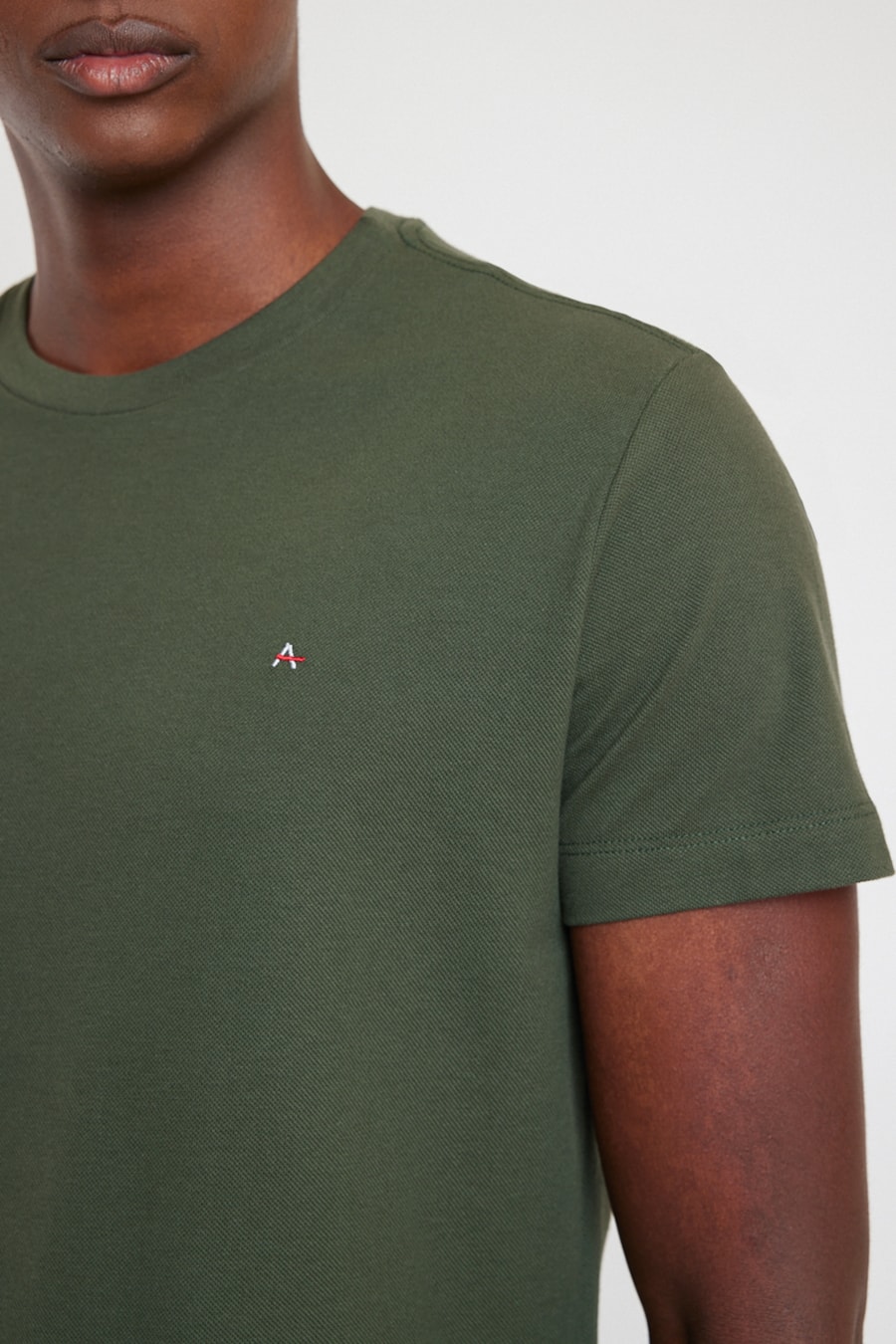 Camiseta Manga Curta Piquet Verde Militar — foto 1 de 2