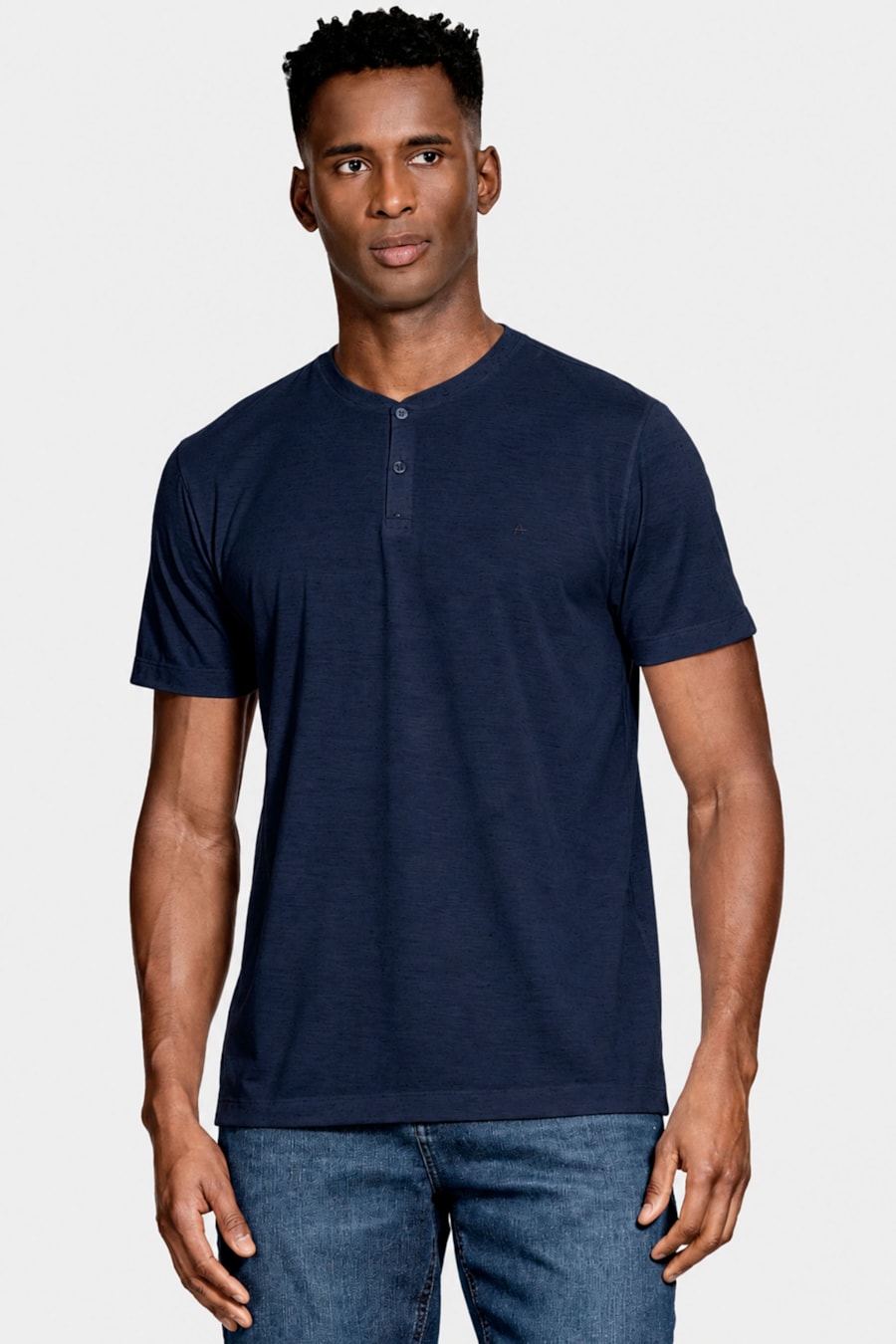Camiseta Manga Curta Portuguesa em Blend de Linho Marinho — foto 1 de 5