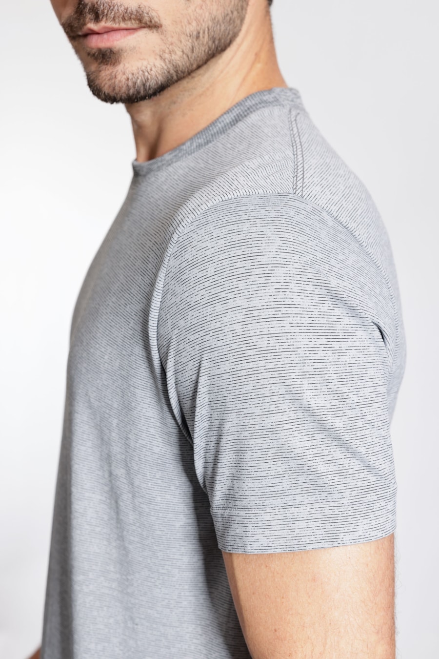 Camiseta Manga Curta Seamless Cinza Rato — foto 3 de 5