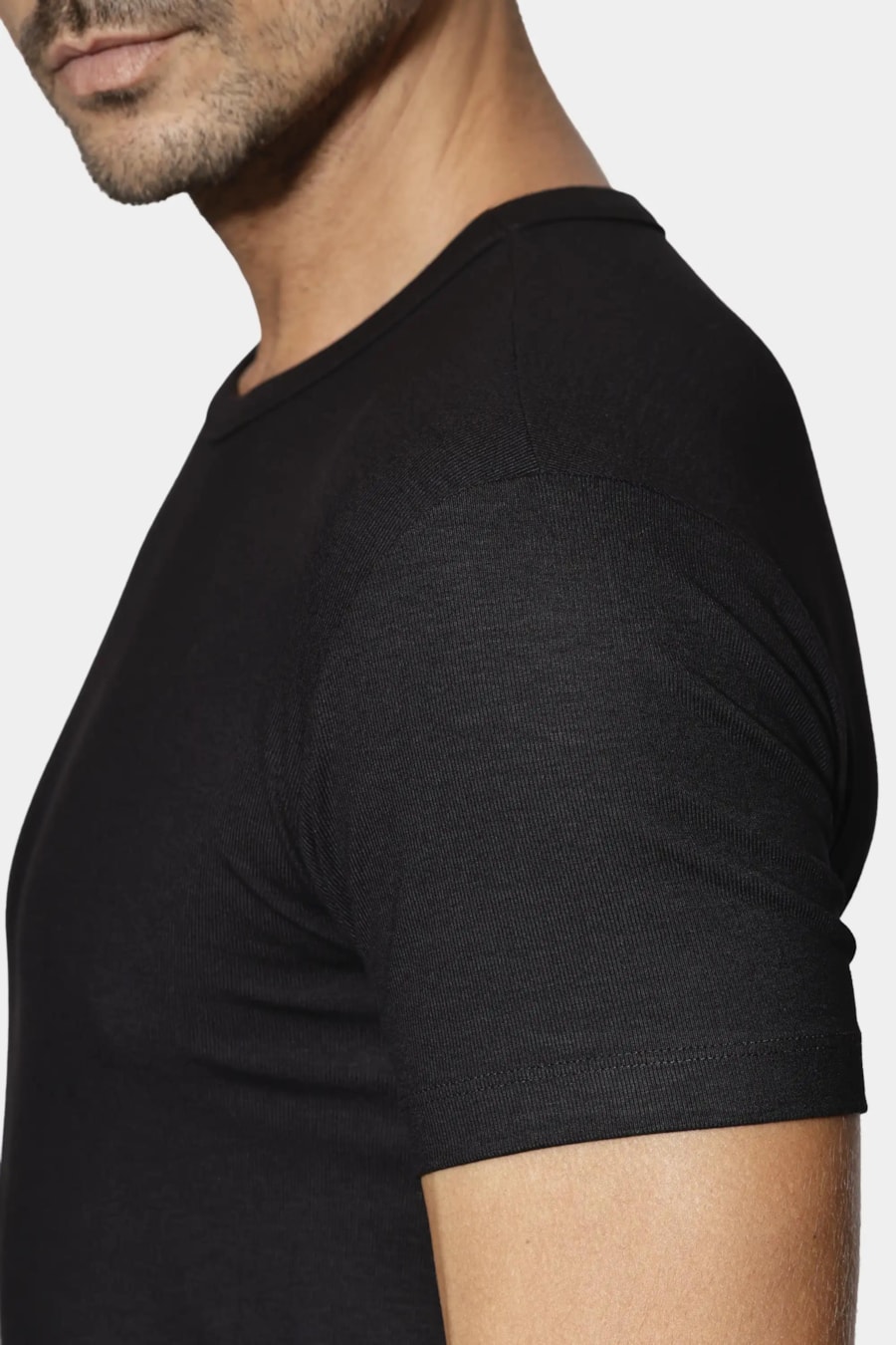 Camiseta Manga Curta Slim Básica Preto — foto 3 de 6