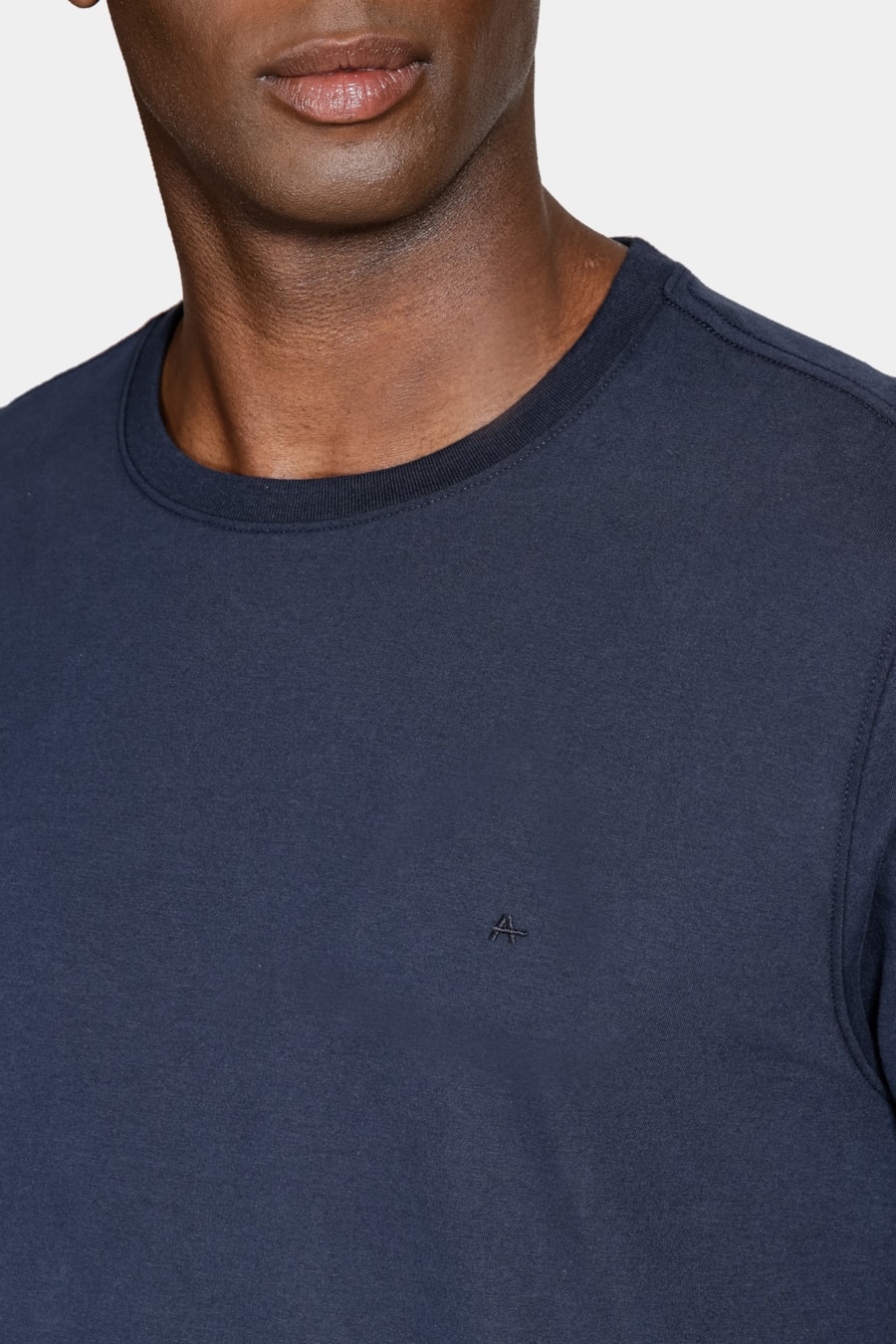 Camiseta Manga Curta Soft Comfort Navy — foto 3 de 5