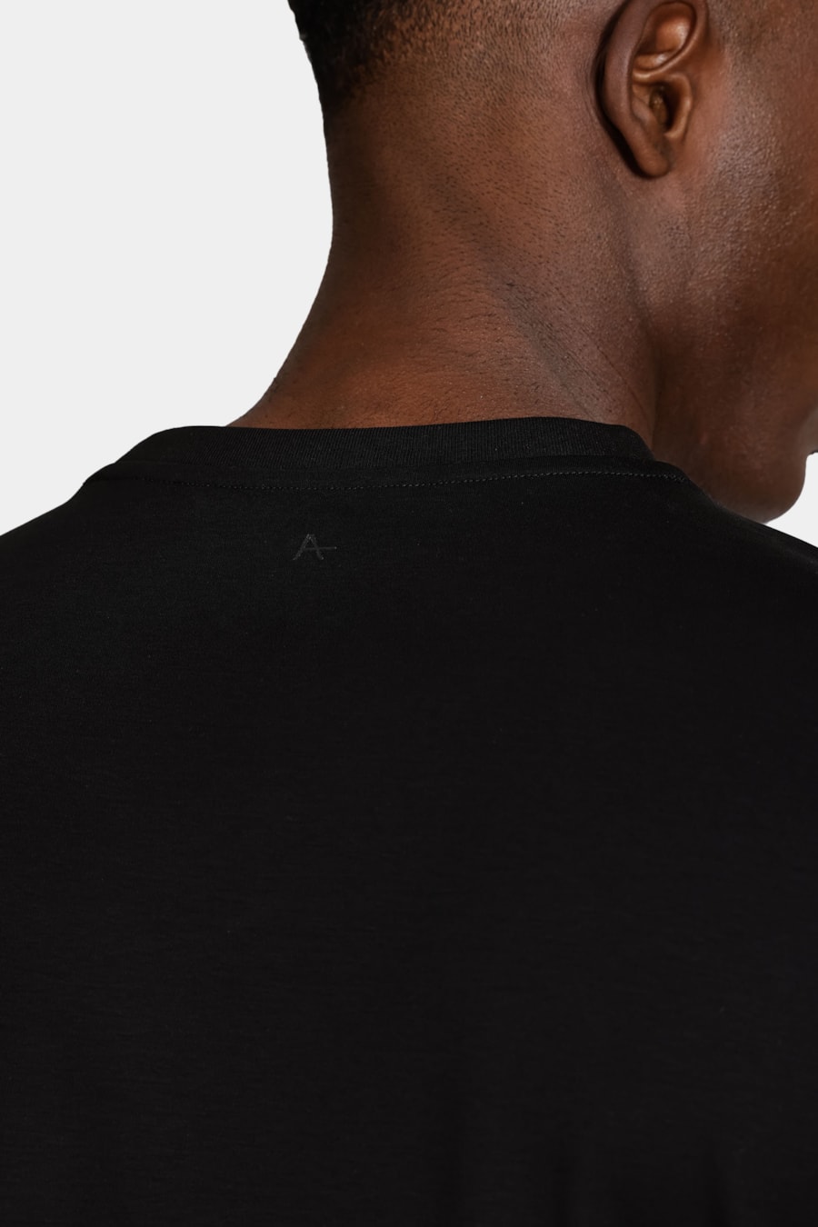 Camiseta Manga Curta Supima Modal Preto — foto 3 de 5