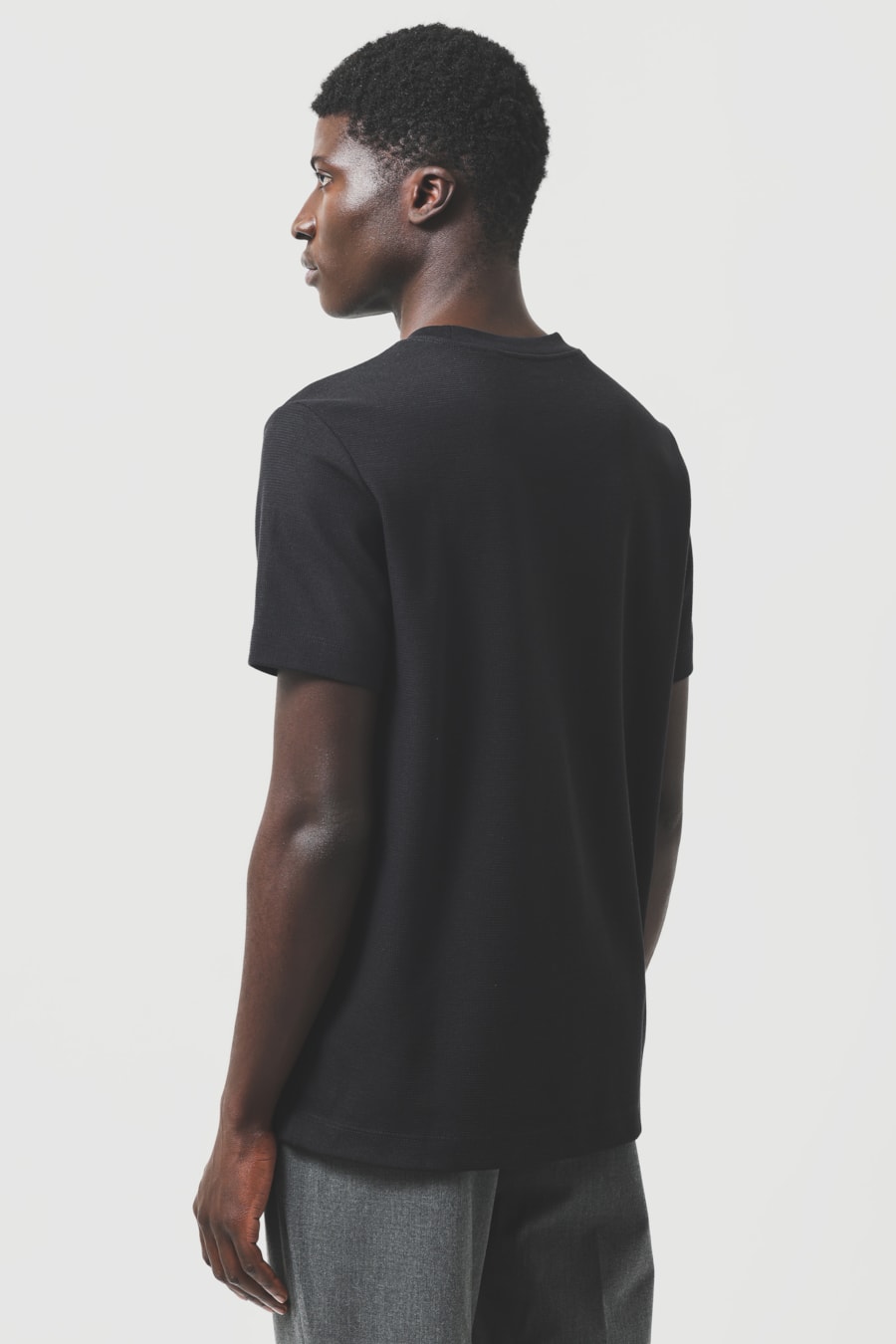 Camiseta Manga Curta Texture Interlock Preto — foto 4 de 5