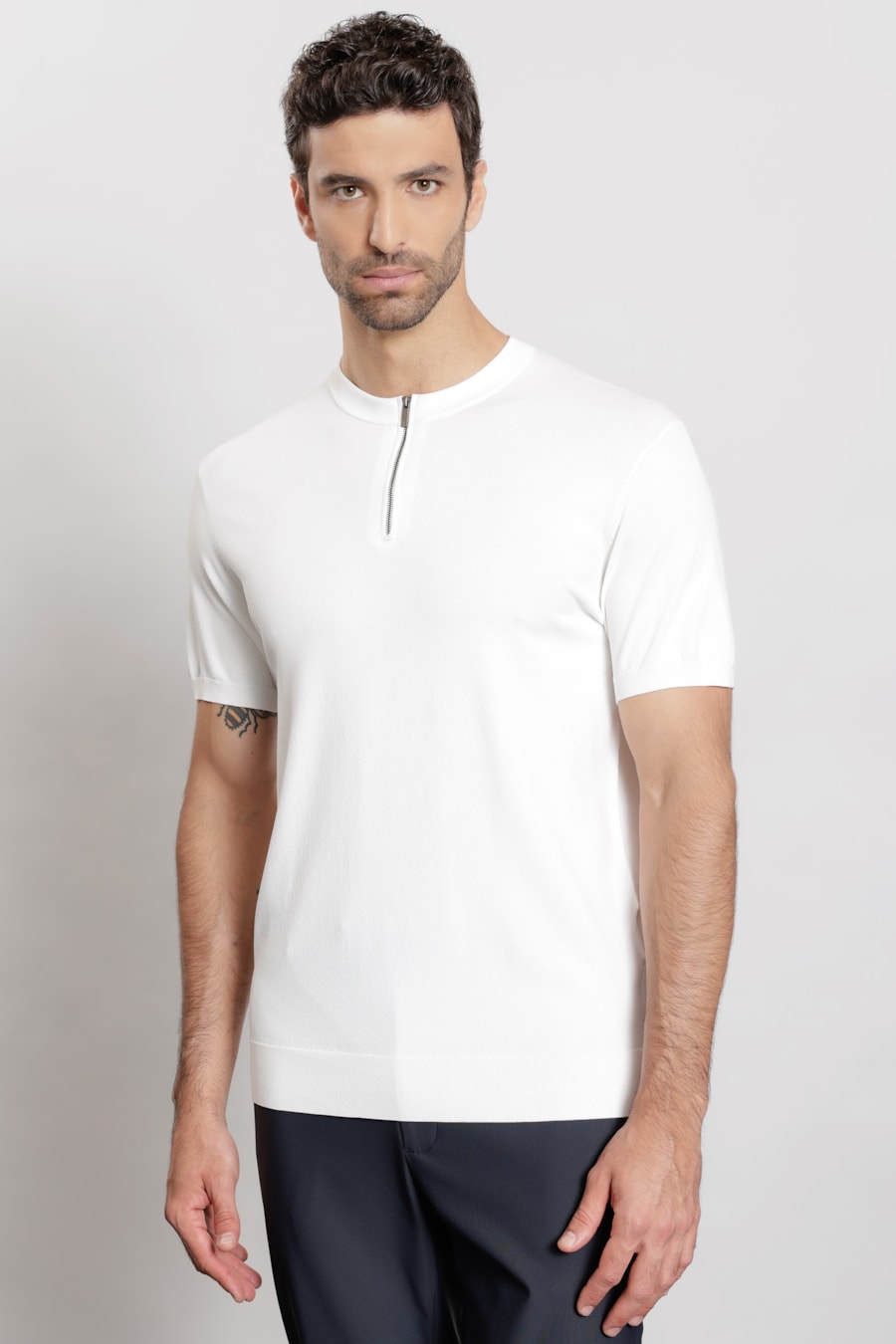 Camiseta Manga Curta Tricot Rayon Ziper Branco Polar — foto 1 de 6