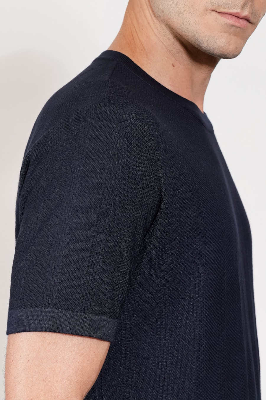 Camiseta Manga Curta Tricot Texturado Traveller Marinho — foto 3 de 5