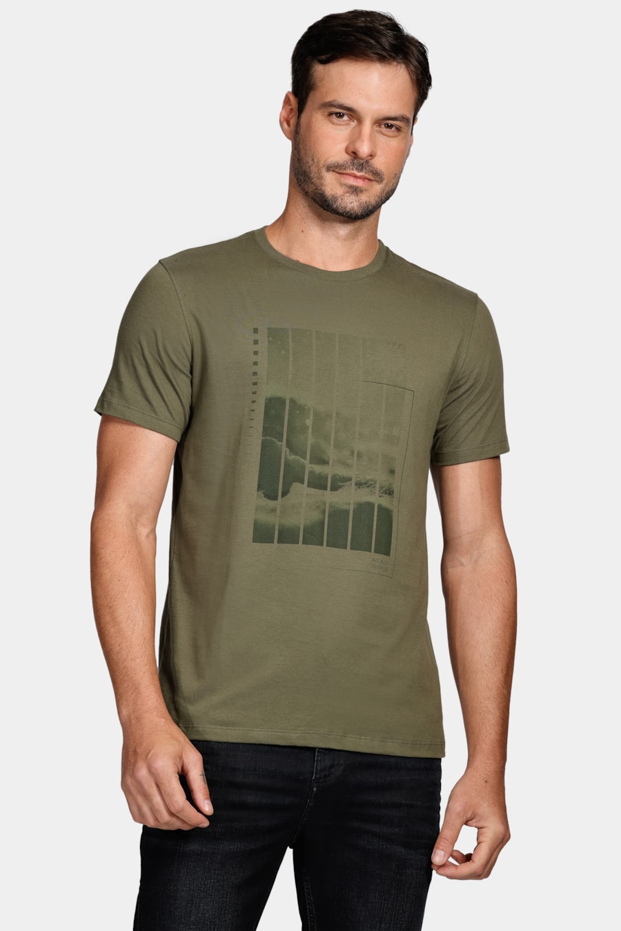 Camiseta Oceano Barcode Fotografia Verde Militar — foto 1 de 4
